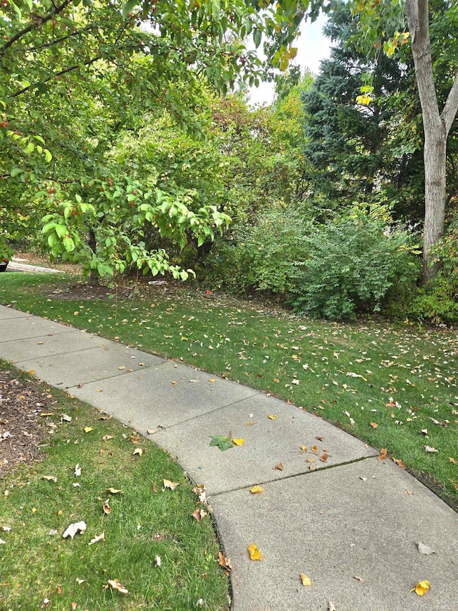 44272 Princeton Dr unit 159, Clinton Township, MI 48038 - photo 2