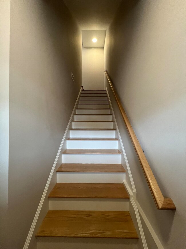 46 Juniper Ln, Portsmouth, NH 03801 - photo 3