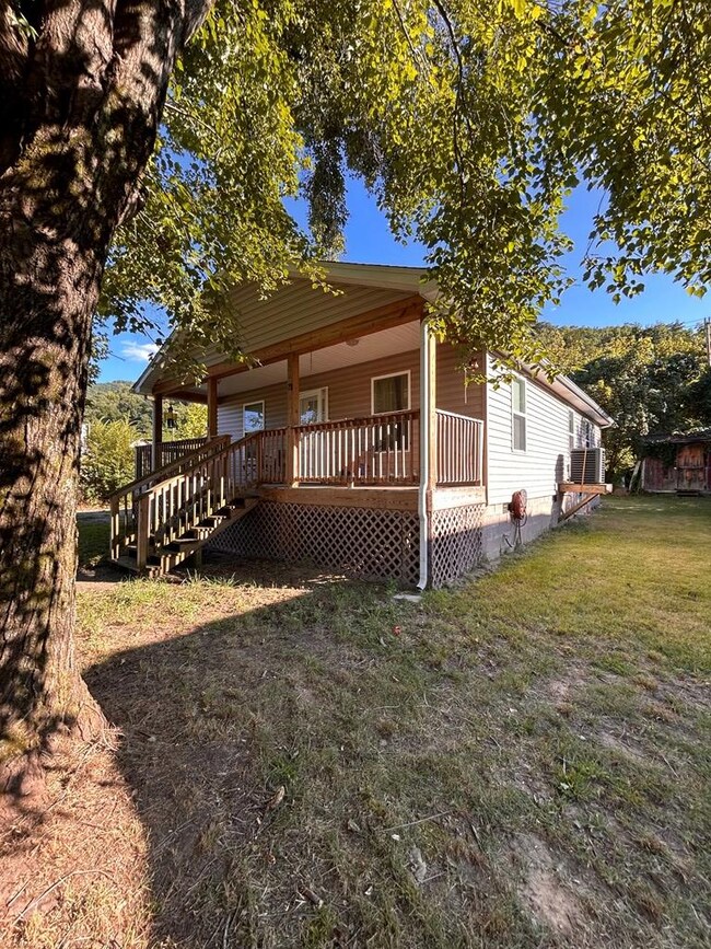 78 First Ave, Handley, WV 25102 - photo 3