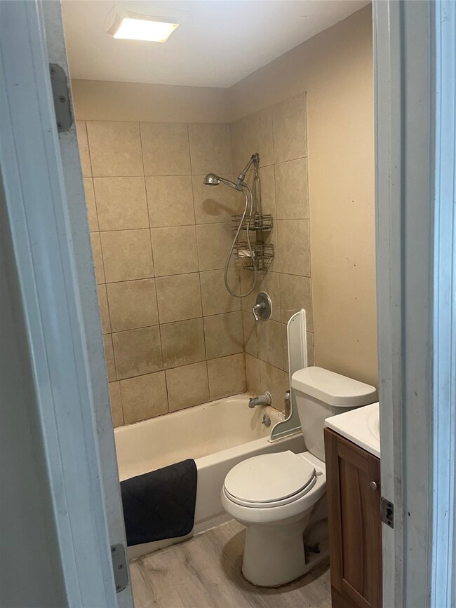 6805 Shotwell St, Houston, TX 77028 - photo 2