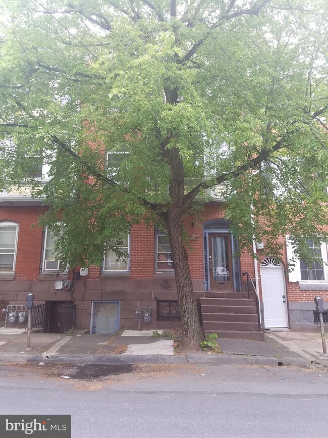 528 Elm St, Reading, PA 19601 - photo 2