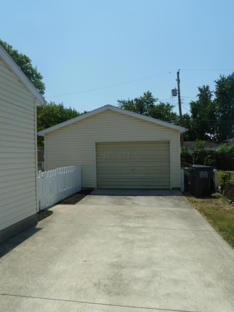 4975 Talford Ct, Columbus, OH 43232 - photo 3