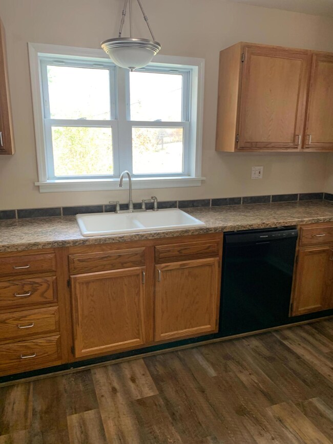 3829 Gladden Rd, Salem, VA 24153 - photo 2