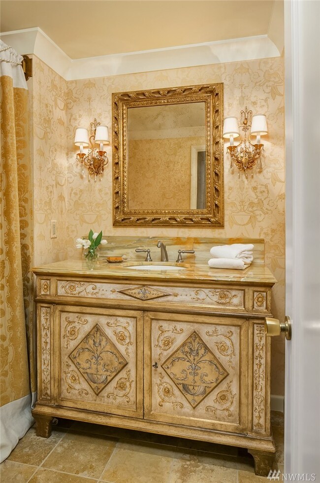 8103 W Mercer Way, Mercer Island, WA 98040 - photo 5