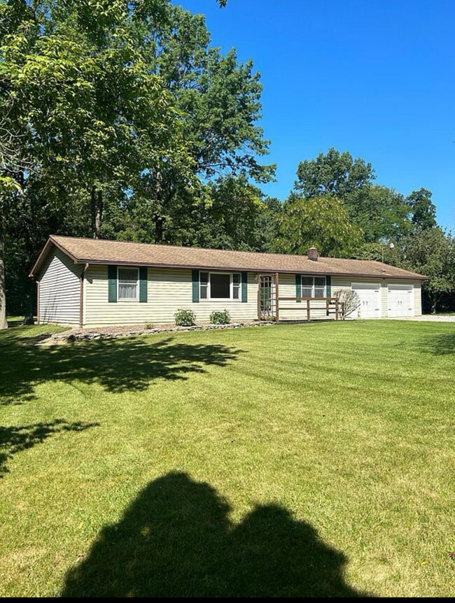 711 N Water St, Wapakoneta, OH 45895 - photo 2