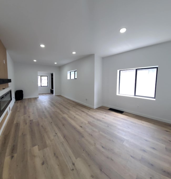 1326 Rutledge St, Gary, IN 46404 - photo 4