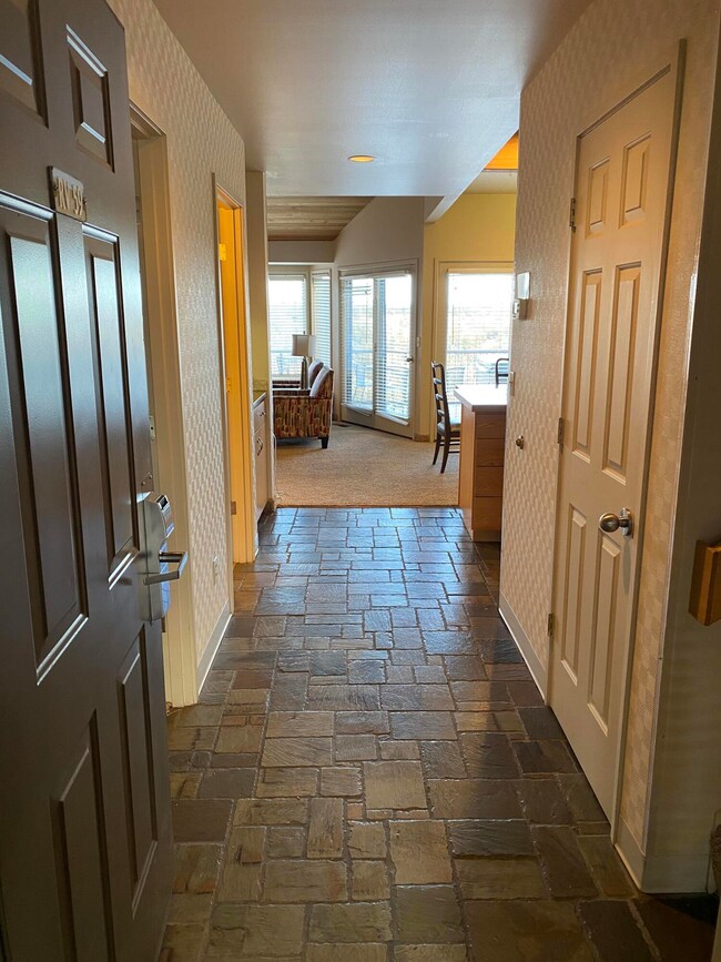 1830 Redtail Hawk Dr unit RV59G, Redmond, OR 97756 - photo 4