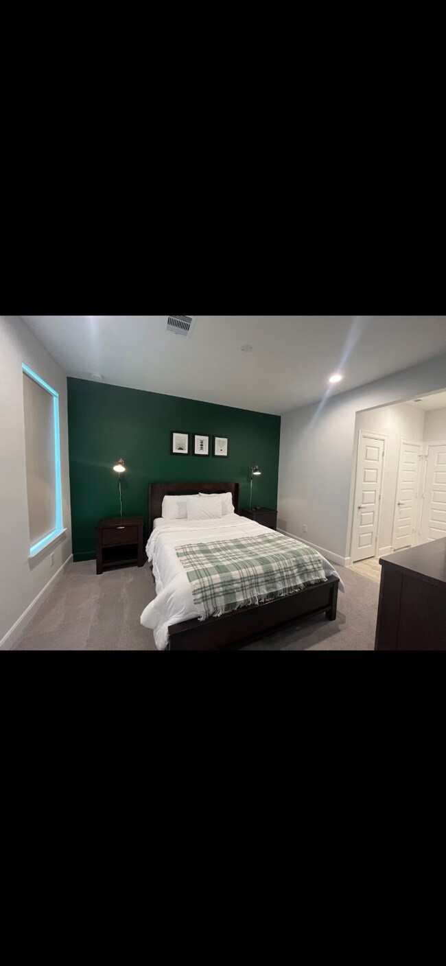 2802 Grand Fountains Dr unit E, Houston, TX 77054 - photo 3