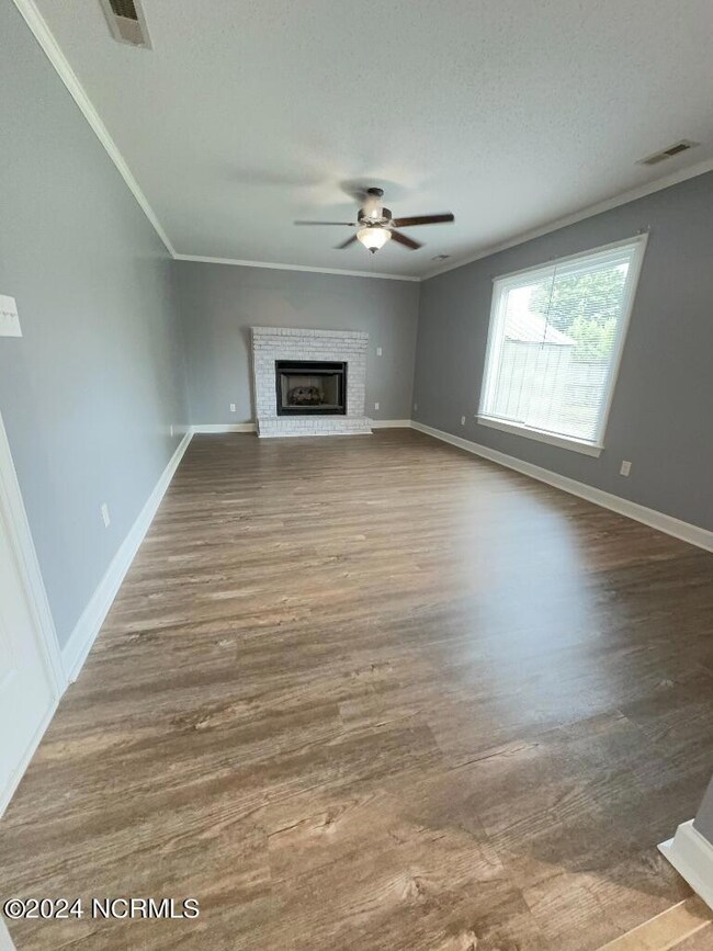 124 Plantation Blvd, Jacksonville, NC 28540 - photo 5