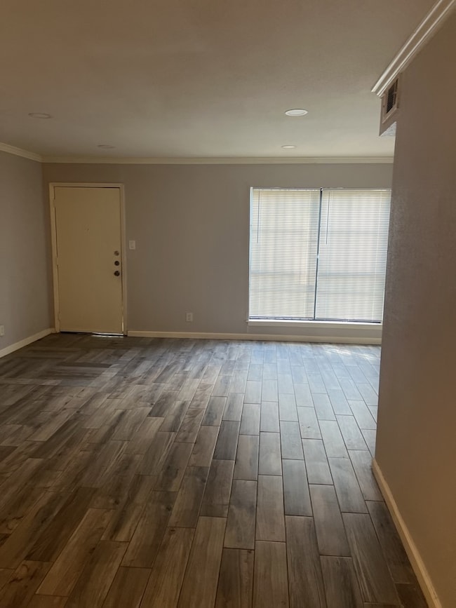 6200 W Tidwell Rd unit 306, Houston, TX 77092 - photo 2
