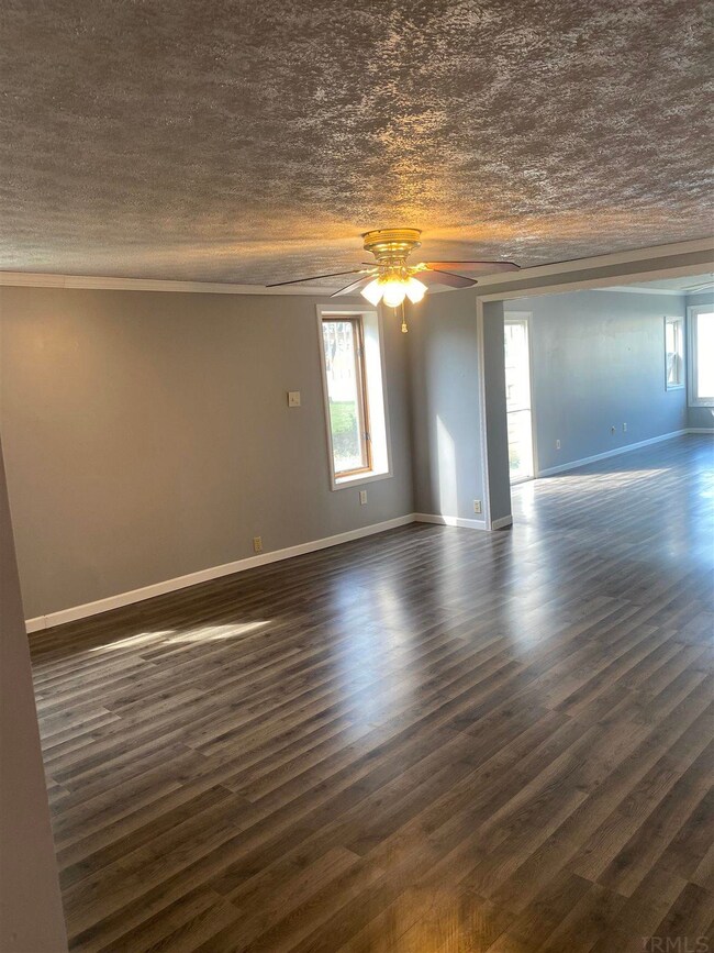 1810 Hazel St, Auburn, IN 46706 - photo 5