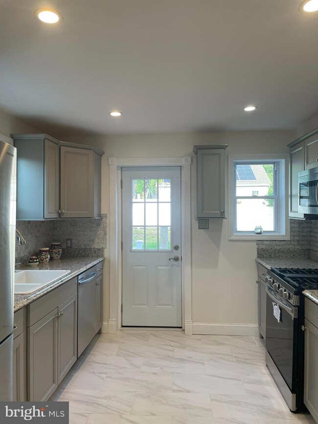 1100 Mentor Ave, Capitol Heights, MD 20743 - photo 5