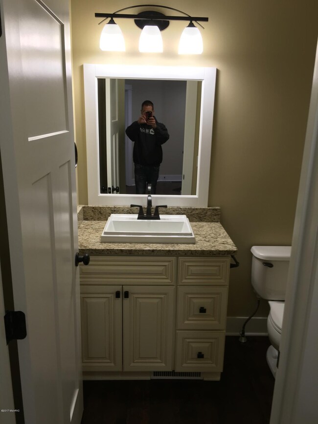 10136 HALF BATH