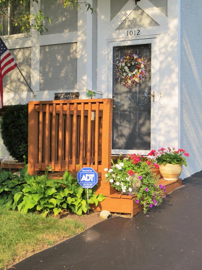 1012 Harwood Dr, Columbus, OH 43228 - photo 3