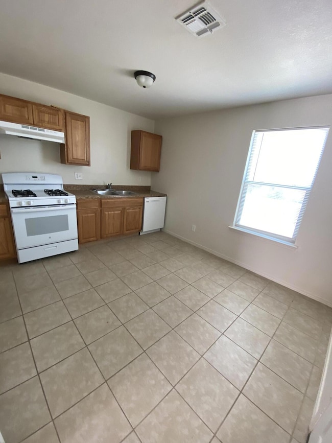 A8E41A7B-F1CD-47D2-8951-8AD3FEBBCA3F