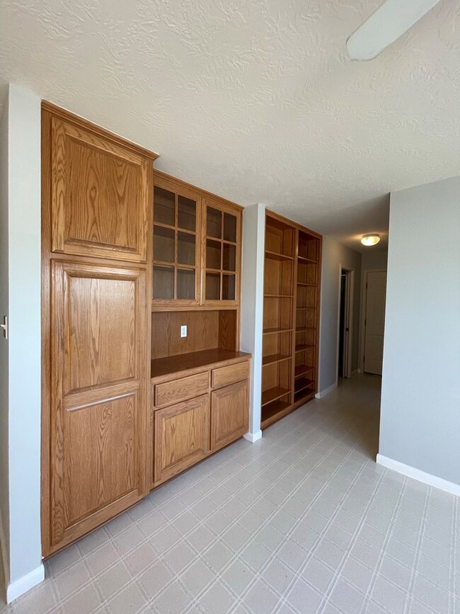 102 Frederick Rd, Fredericksburg, TX 78624 - photo 6