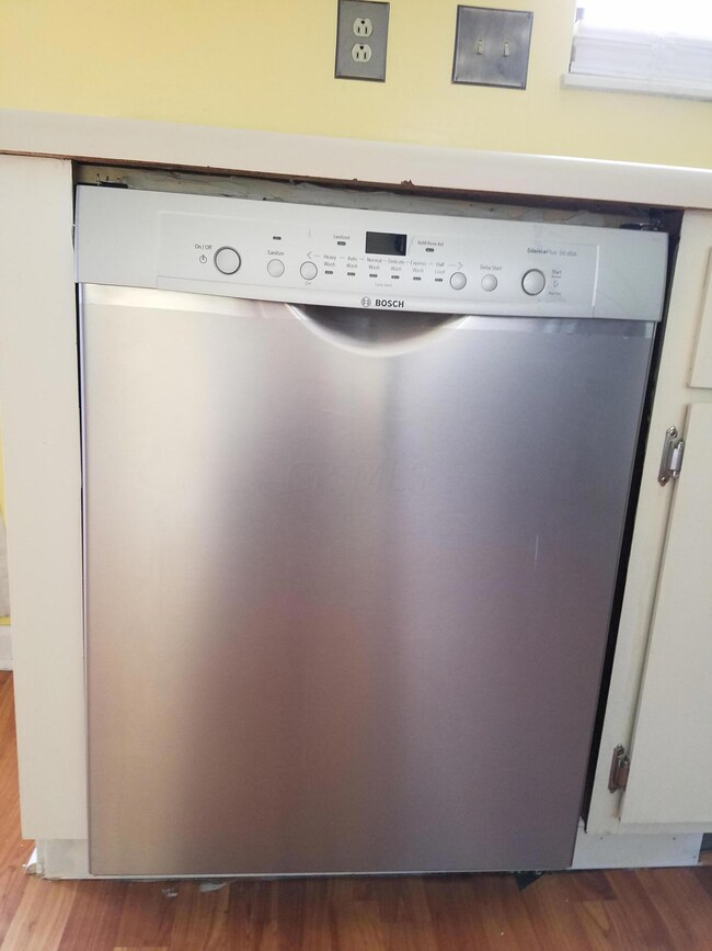 New stainless steel dishwasher