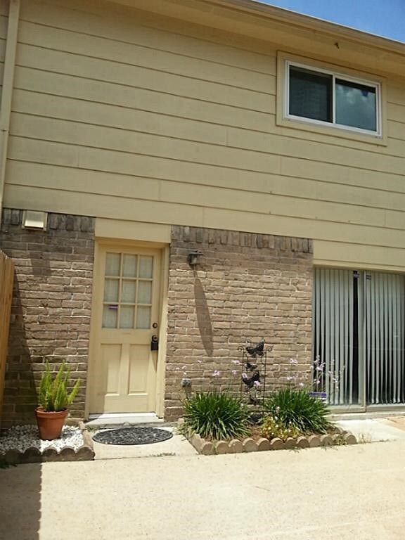 3782 Laura Leigh Dr, Friendswood, TX 77546 - photo 2