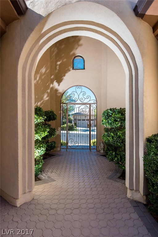 3043 Red Arrow Dr, Las Vegas, NV 89135 - photo 4