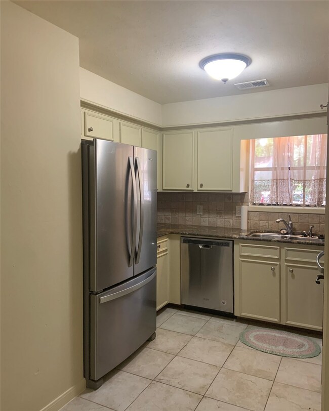 8 Tulip Hill Ct, Spring, TX 77380 - photo 3