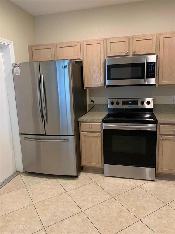 2338 Center Stone Ln, Riviera Beach, FL 33404 - photo 4