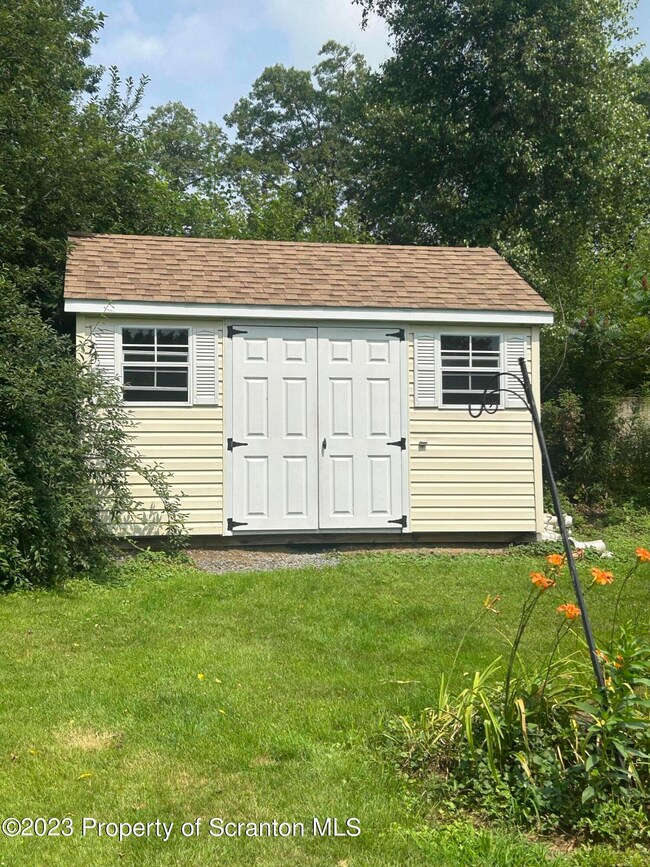 351 Irving St unit L19, Olyphant, PA 18447 - photo 6