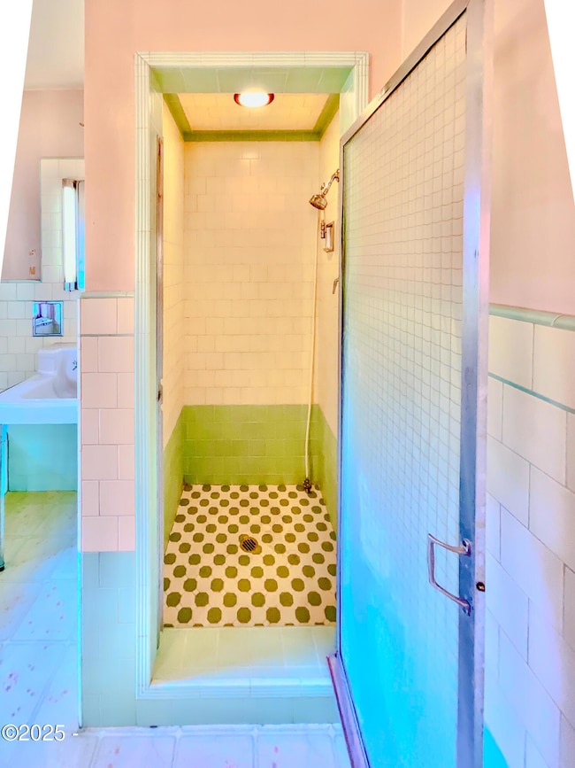 2418 1st St, Tillamook, OR 97141 - photo 7