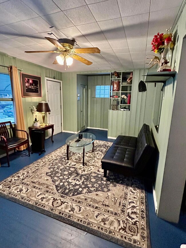 566 S Richardson Ave, Columbus, OH 43204 - photo 3