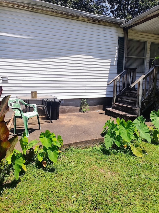 1907 E Mitchell St, Humboldt, TN 38343 - photo 3