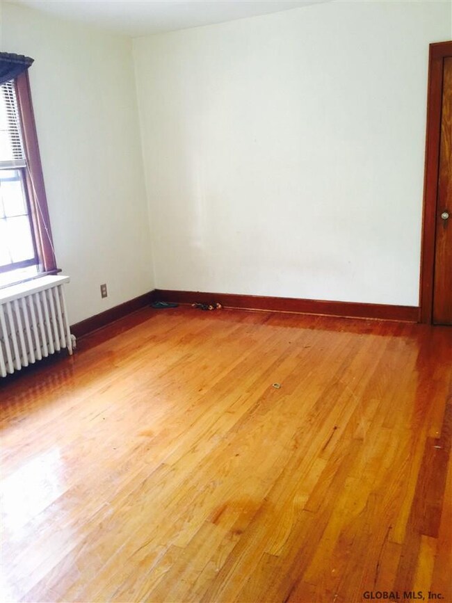 24 Van Buren St, Albany, NY 12206 - photo 3