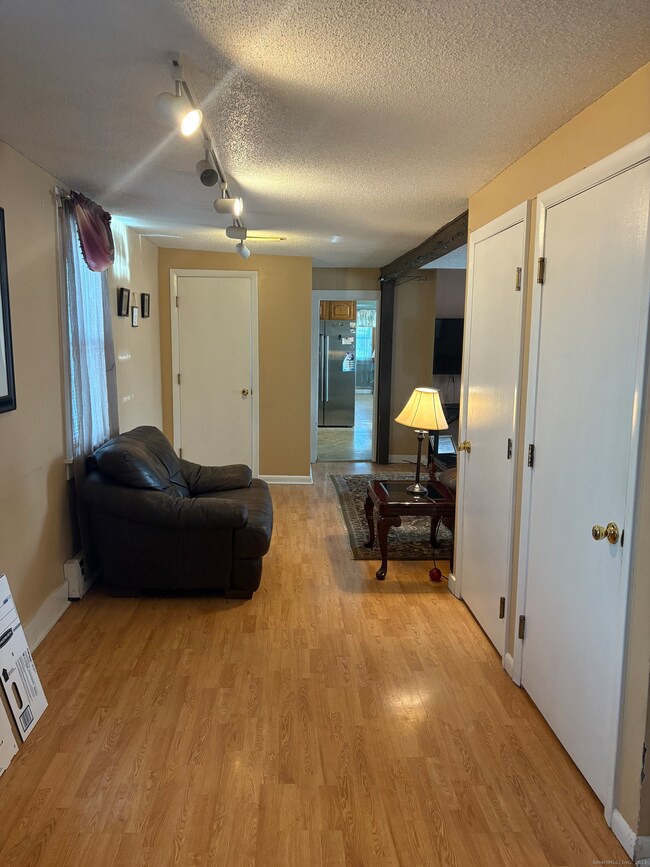 17 North St, Manchester, CT 06042 - photo 5