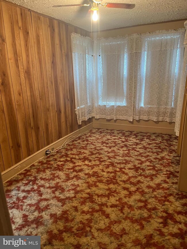 817 Line St, Camden, NJ 08103 - photo 5