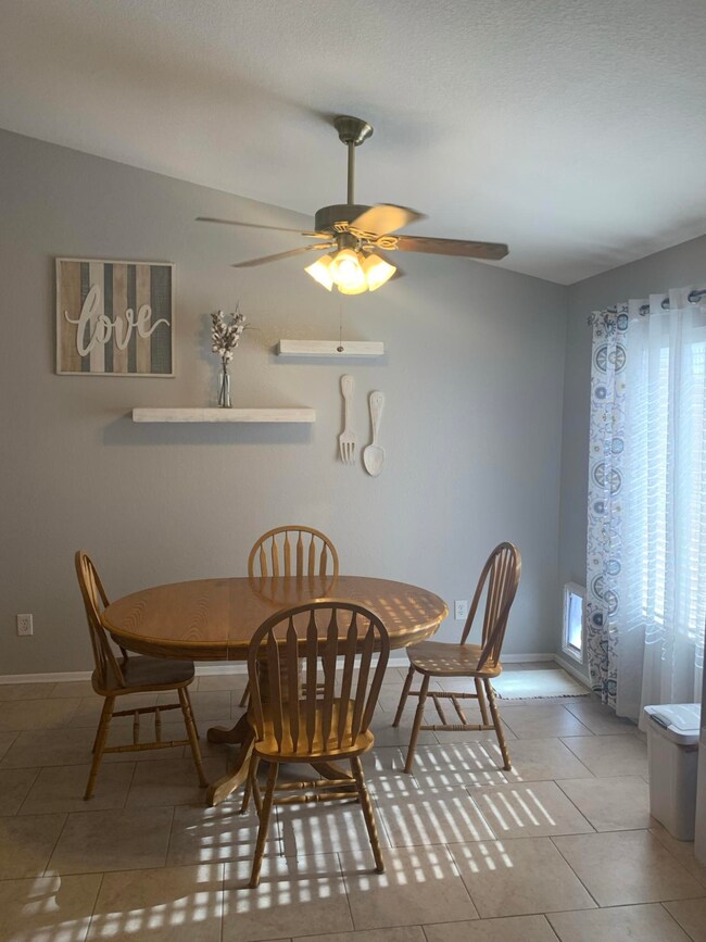 eat in kitchen/dining