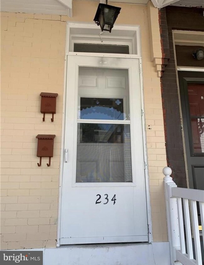 234 Mauch Chunk St unit 2, Tamaqua, PA 18252 - photo 2