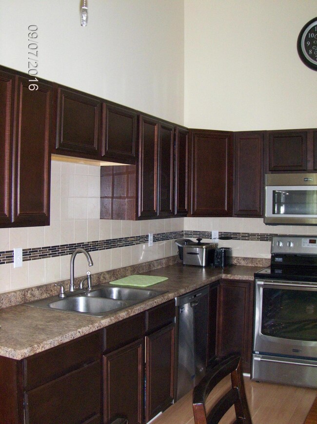 4010 Planters Ct, Columbus, OH 43207 - photo 4