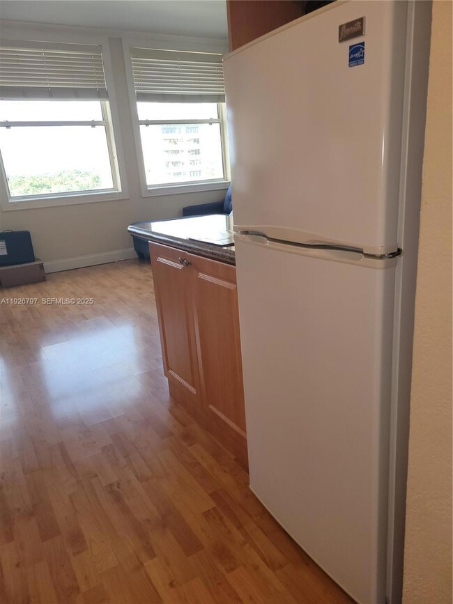 700 Biltmore Way unit 915, Coral Gables, FL 33134 - photo 7