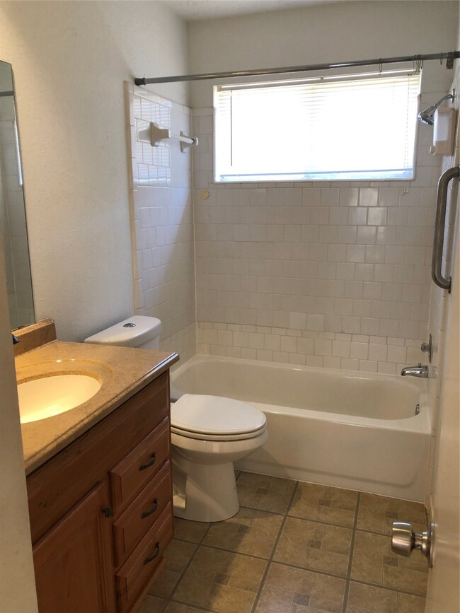 7806 Gatehouse Dr, Houston, TX 77040 - photo 6