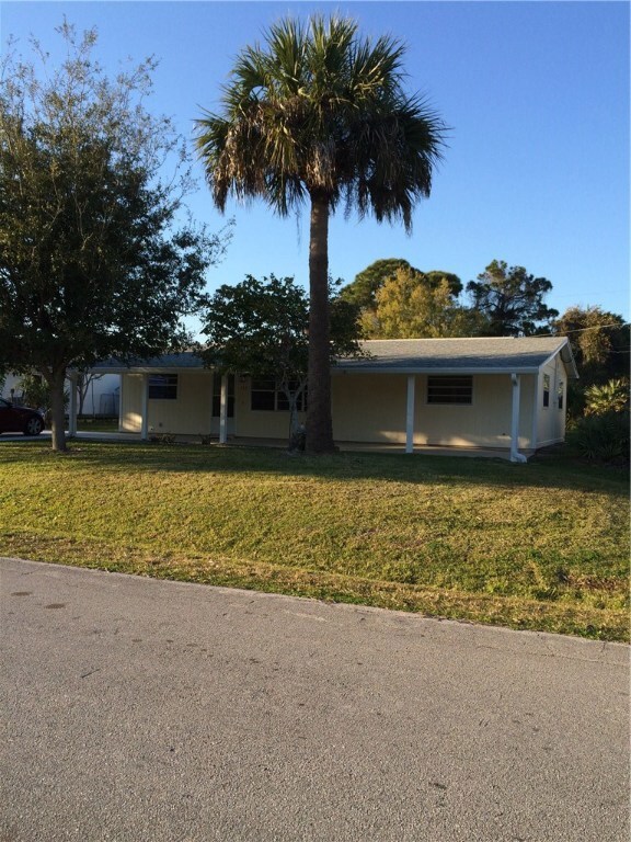 452 Mango Ave, Sebastian, FL 32958 - photo 2