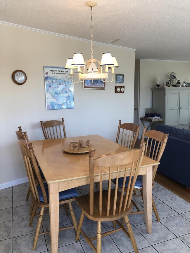 E2 405 Dining area with Tile floor