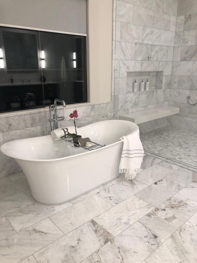 22025masterbath2