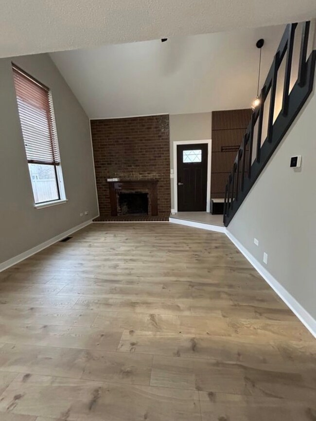 118 Potawatomi Trail unit D, Lake Zurich, IL 60047 - photo 2