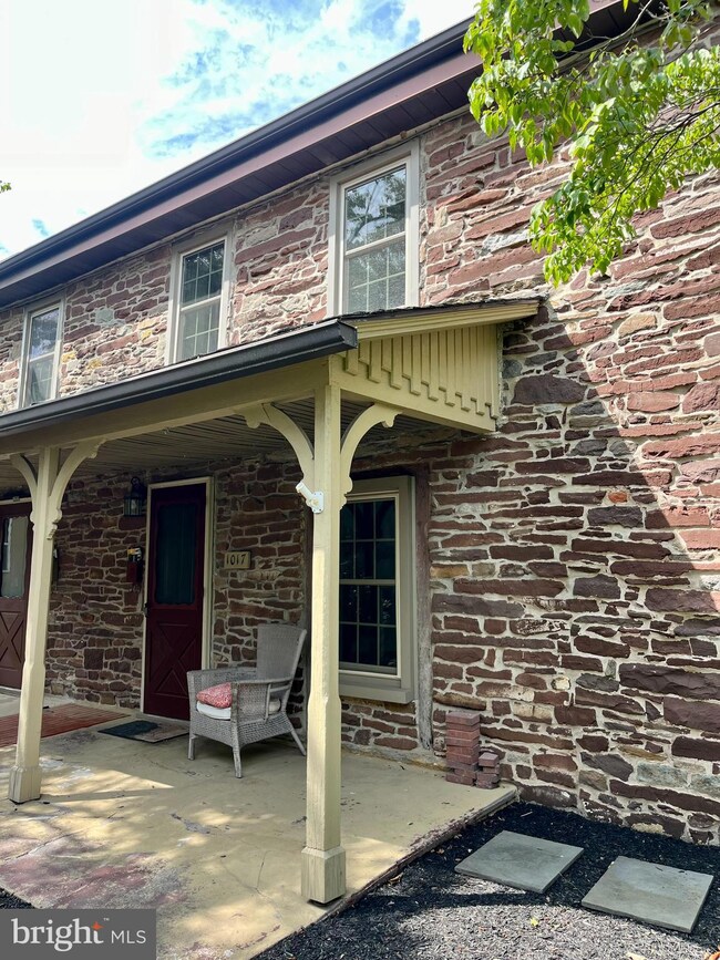 1017 W Broad St, Quakertown, PA 18951 - photo 4