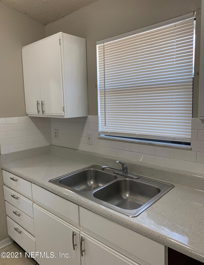 5123 Indian Lakes Ct unit 1, Jacksonville, FL 32210 - photo 5