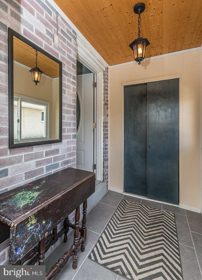 509 Mill Rd, Havertown, PA 19083 - photo 4