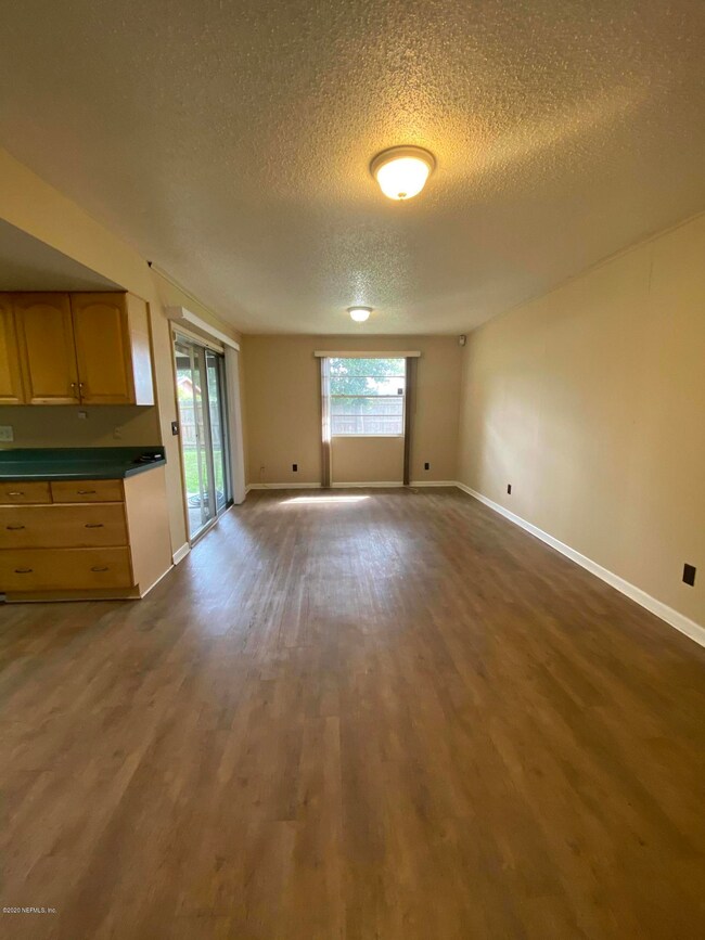 4621 Seaboard Ave, Jacksonville, FL 32210 - photo 4