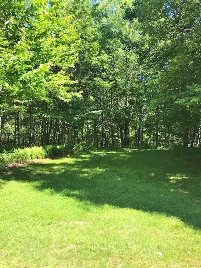 0 Femia unit 4670586, Stewartstown, NH 03576 - photo 3