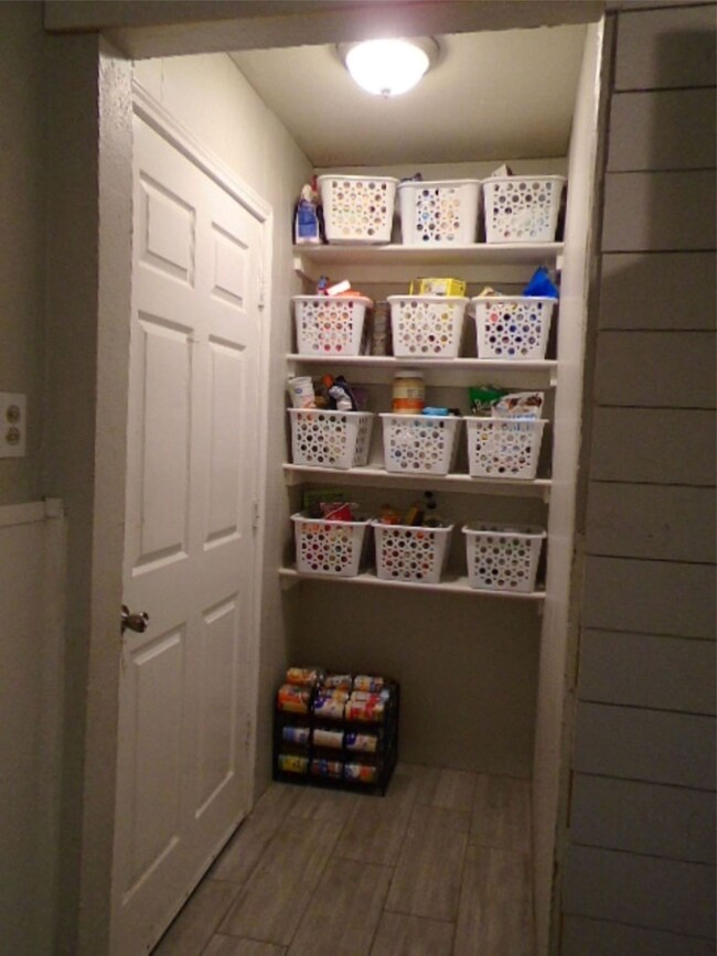 208 Ross St, Cleburne, TX 76031 - photo 7