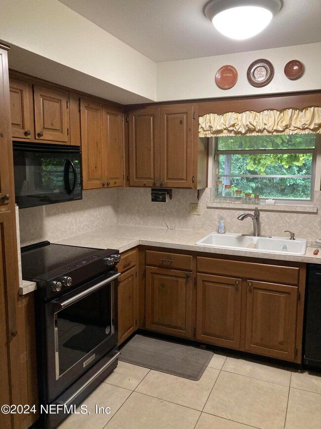 1222 Molokai Rd, Jacksonville, FL 32216 - photo 2