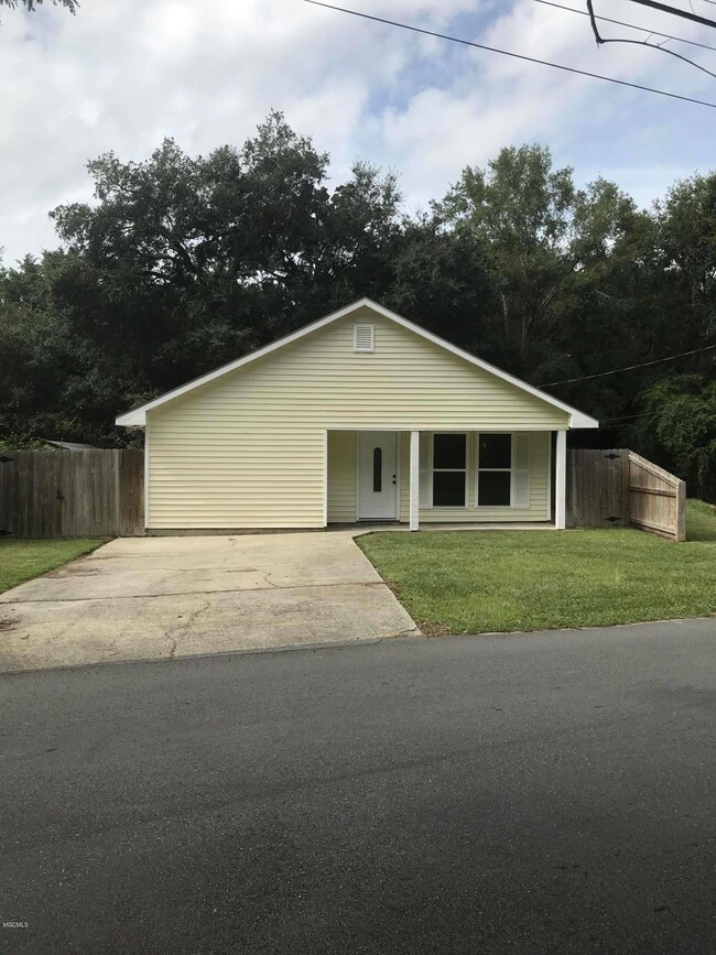 622 W Old Pass Rd, Long Beach, MS 39560 - photo 3