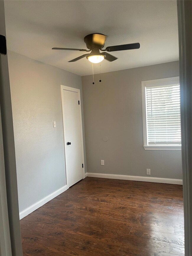 304 Front St, Pottsboro, TX 75076 - photo 6